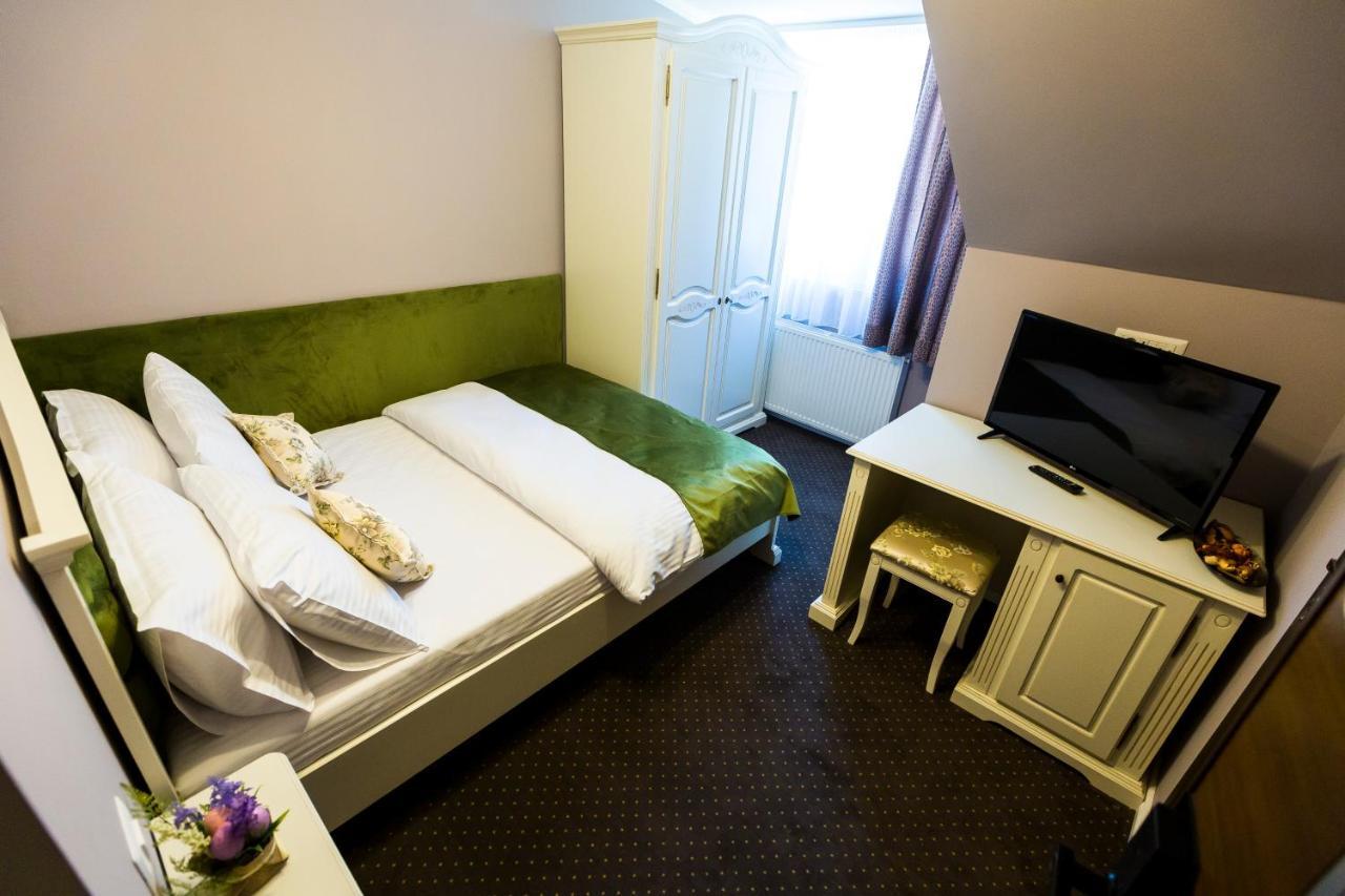 Royal Inn Busteni-Adults Only Eksteriør billede